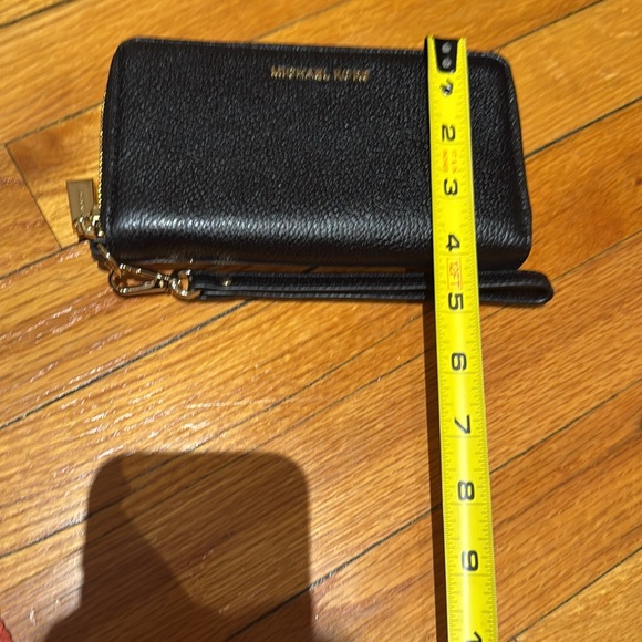 Michael Kors wristlet wallet - Picture 5 of 6